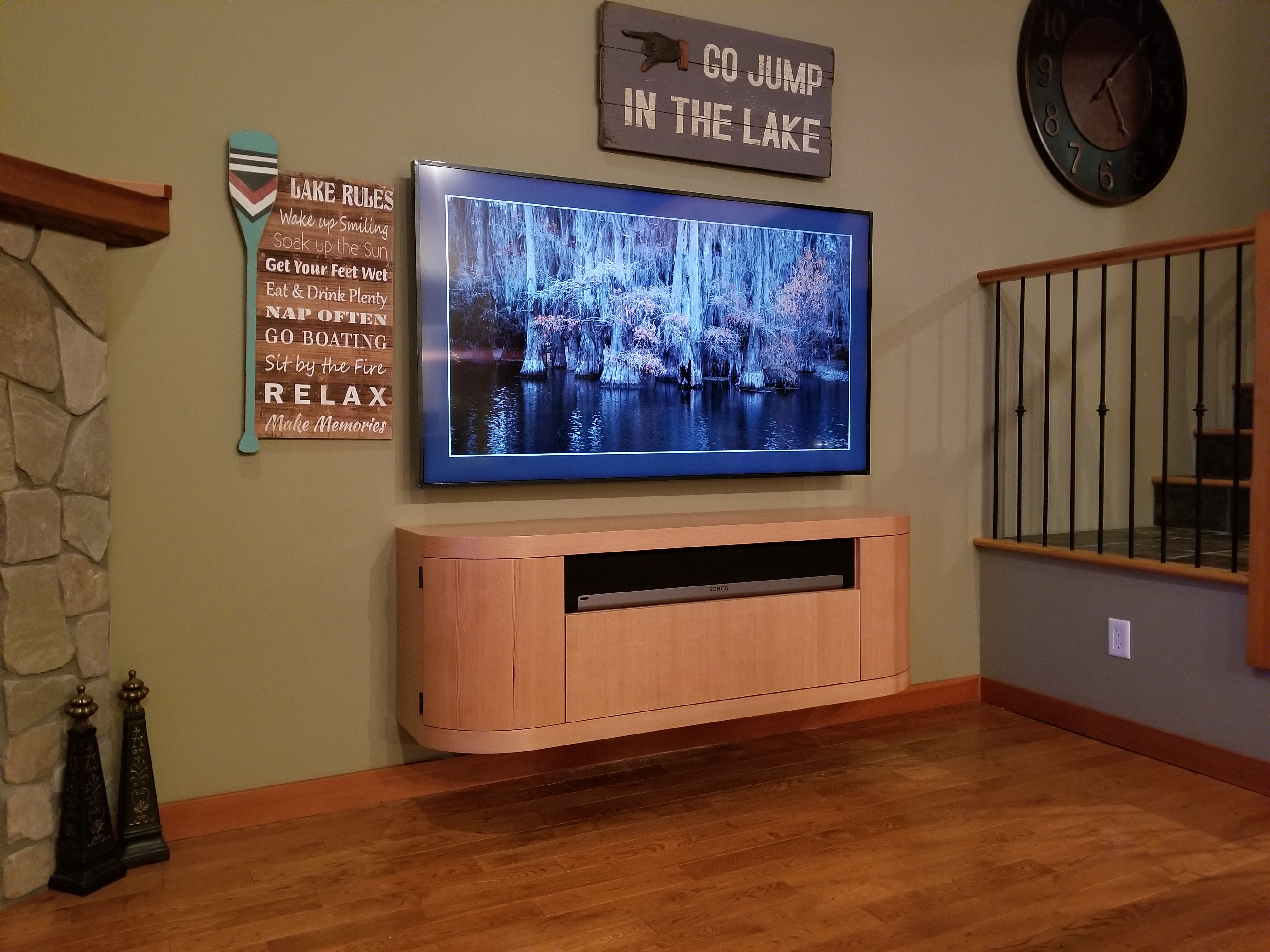 CUSTOM FLOATING CONSOLE